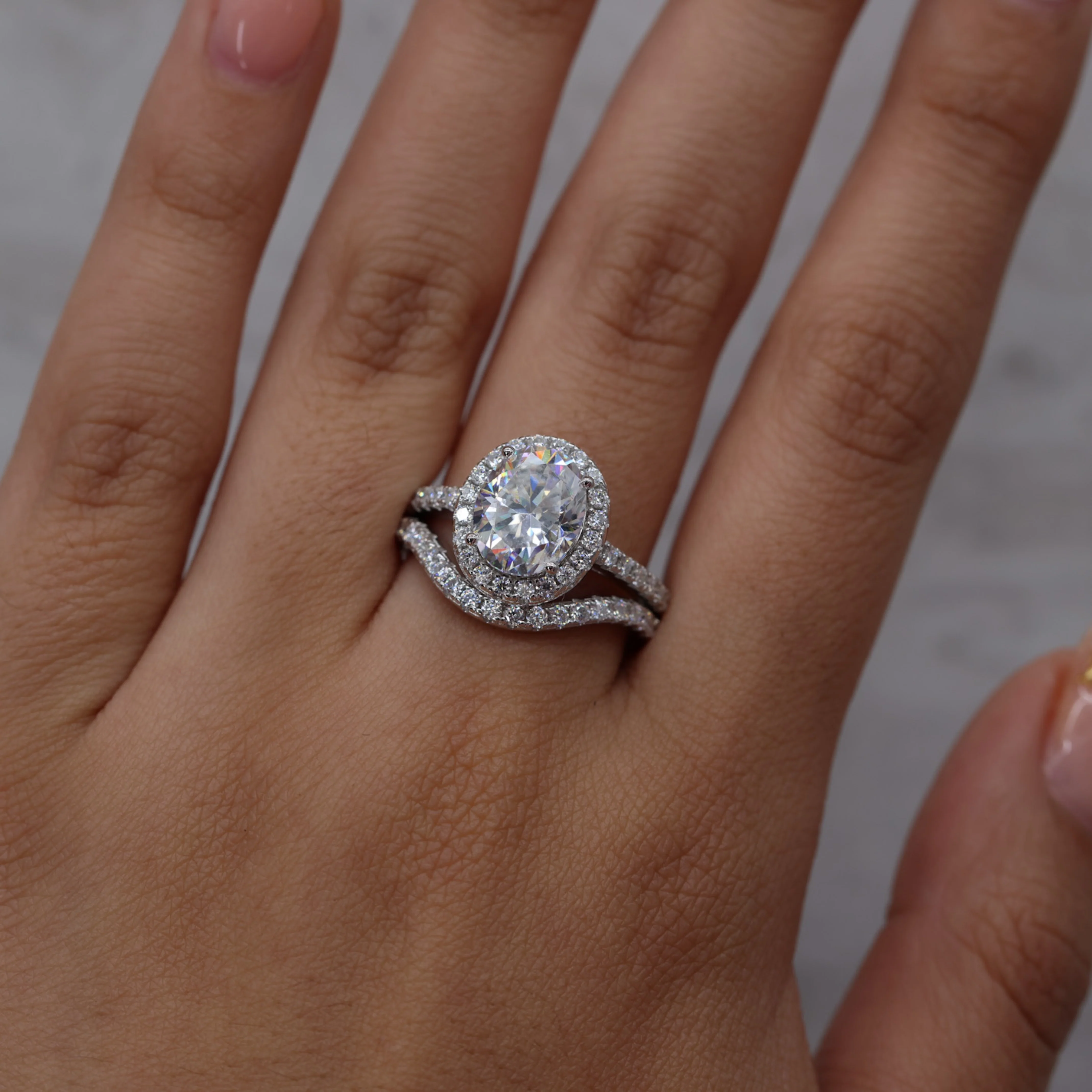 3ct Moissanite Oval Cut Halo Ring - 925 Silver - Image 2