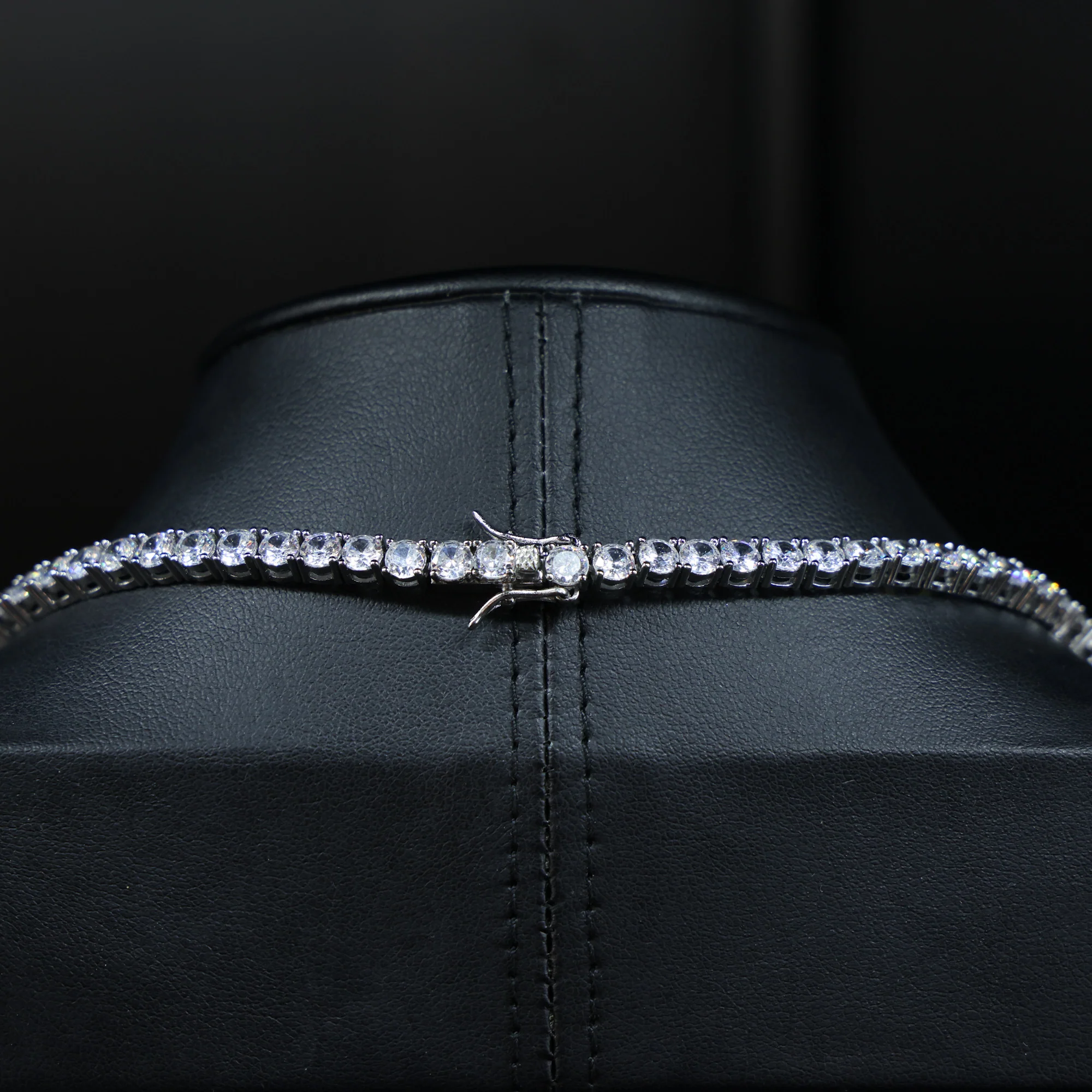 4mm Clover Tennis Necklace - White Gold - Image 5