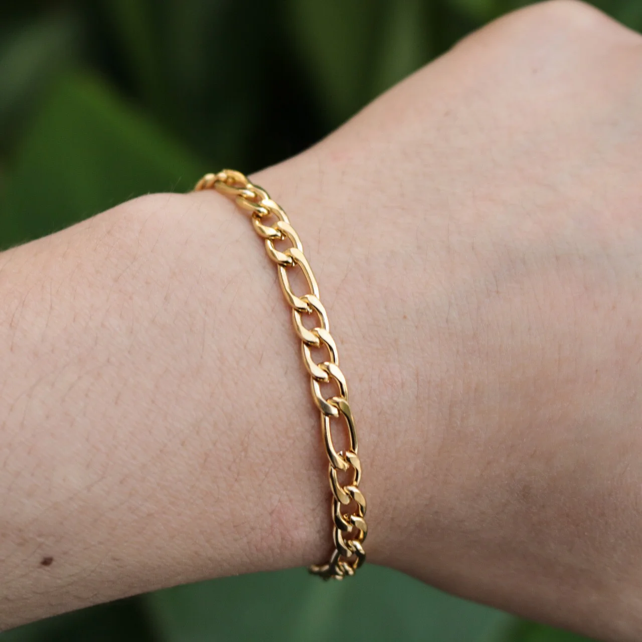 5mm Figaro Bracelet - Gold - Image 4
