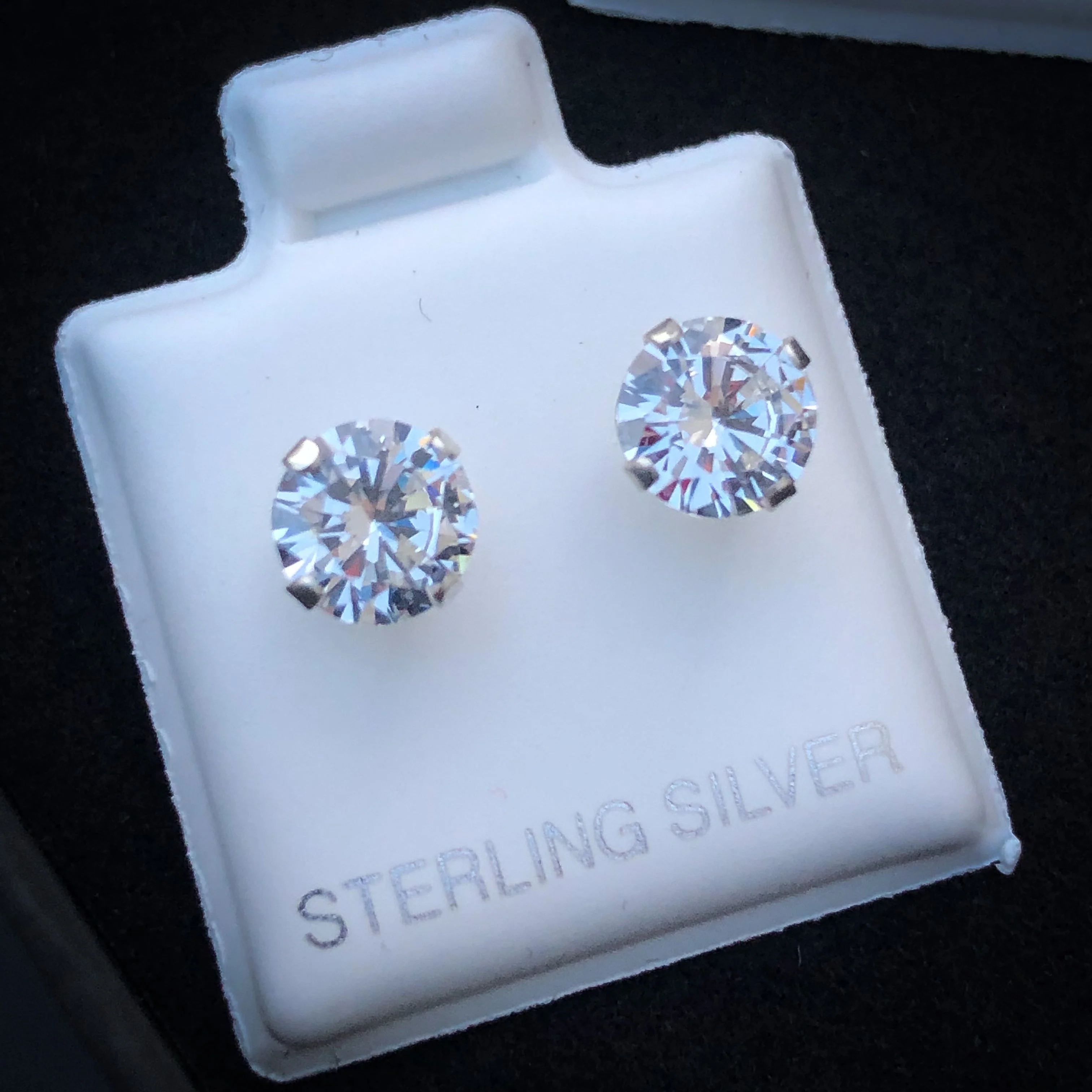 Round Cut Stud Earrings - 925 Silver - Image 3