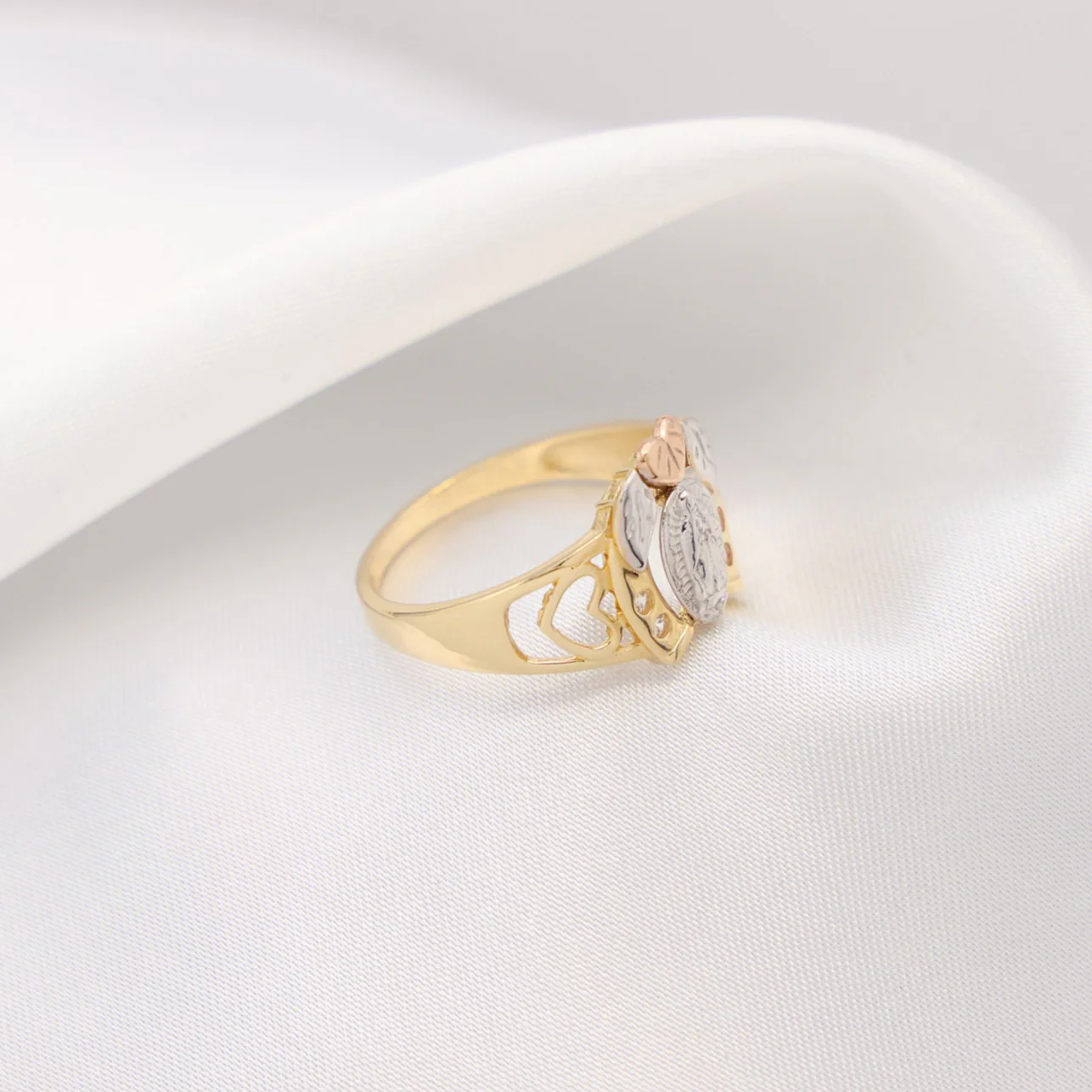 Virgin Mary Horseshoe 3-Tone Ring - 14k Gold - Image 2