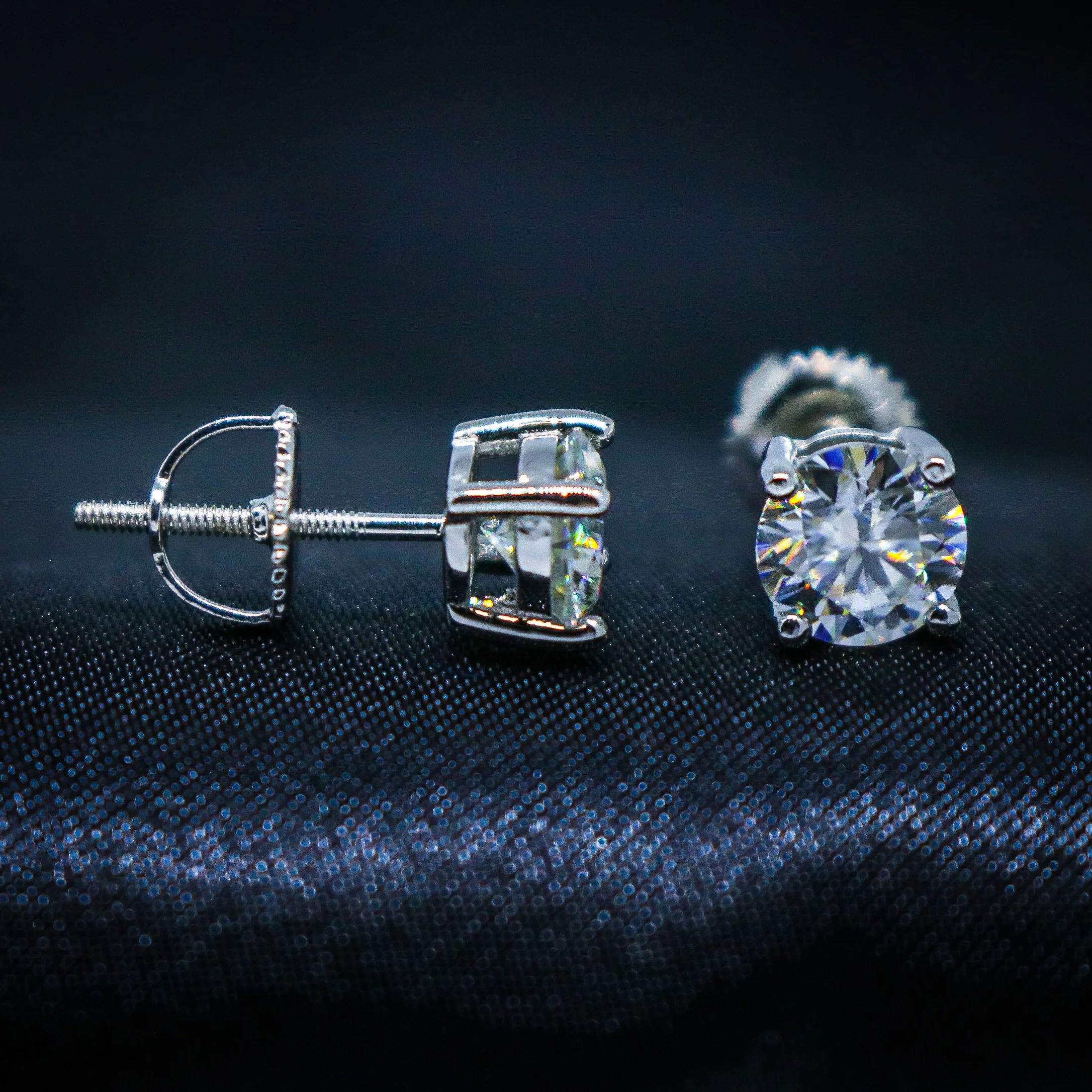 VVS Moissanite Round Cut Stud Earrings - 925 Silver - Image 2